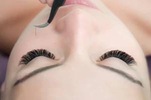 Eyelashes Extension